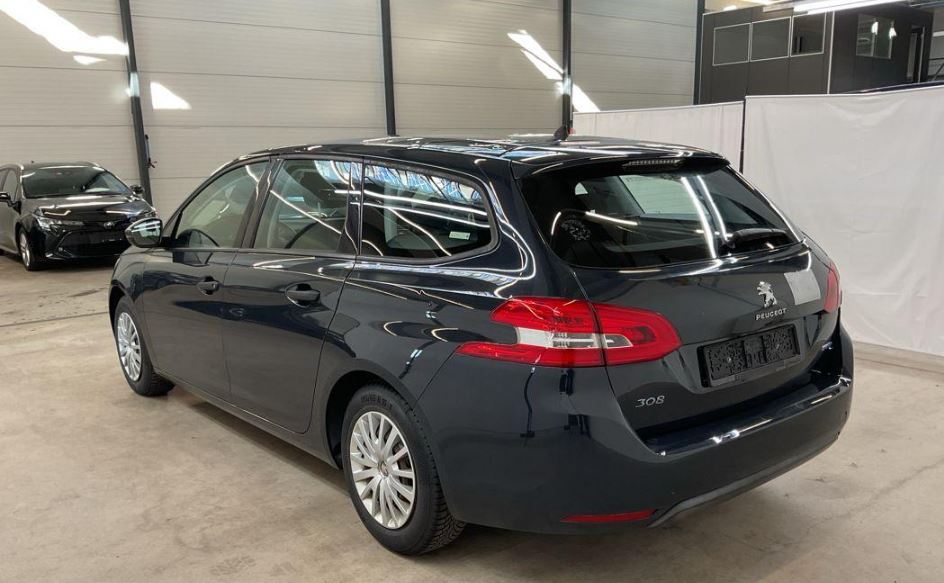 2015 Peugeot 308 SW 1.6 Blue HDI Active Occasion bei SamKall Motors in St. Gallen — Fahrzeugfoto 3